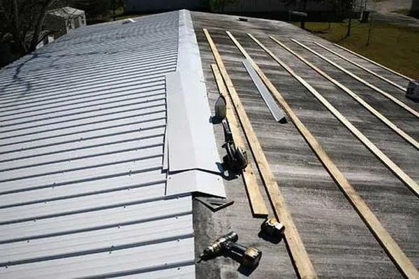 капитальный ремонт оцинкованной крыши