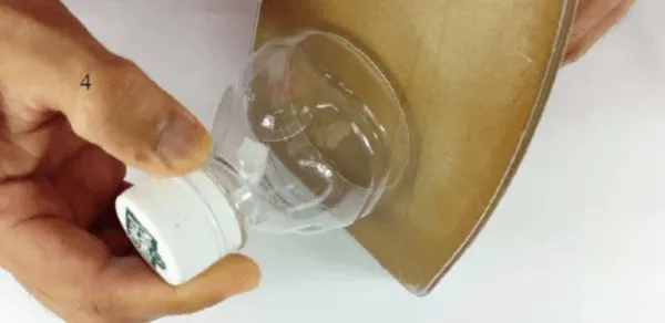 Утюг пригодится для изготовления пластиковых ваз