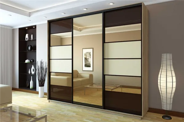 Прямой шкаф - это классическая и самая популярная конструкция в форме прямоугольного параллелепипеда