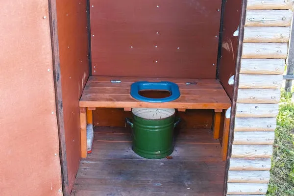 Простейший торфяной туалет