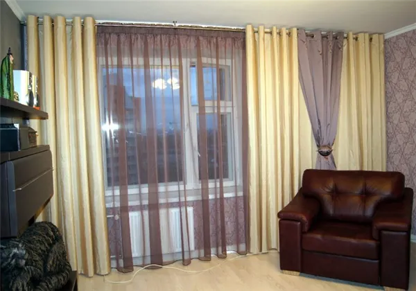 Подбор тюля и штор под обои в гостиной