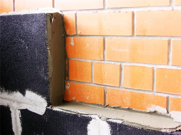 Блоки можно монтировать на стену, как керамическую плитку