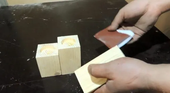 Шлифовка заготовки наждачной бумагой