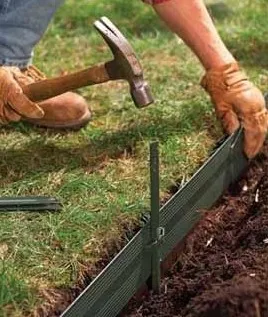 Как закрепить грай газона