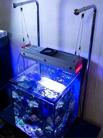 Подвесное освещение аквариума