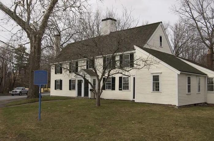 Judge Samuel Holten House, Danvers, 1670 - каркасный дом, срок службы которого более 300 лет